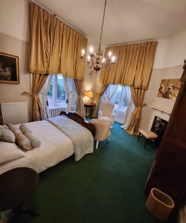 The Gothic Mansion Gasthof Bristol